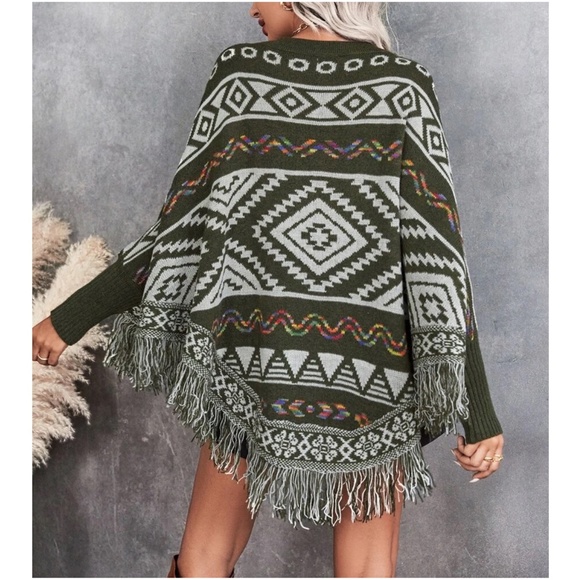 Cozy Tribal Print Tassel hem Poncho Sweater - Picture 4 of 7